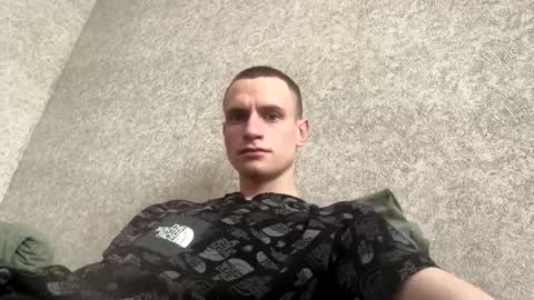 Snapshot of dimes_21 chatting on February 6, 9:01 am dimes_21 online show from February 6, 9:01 am