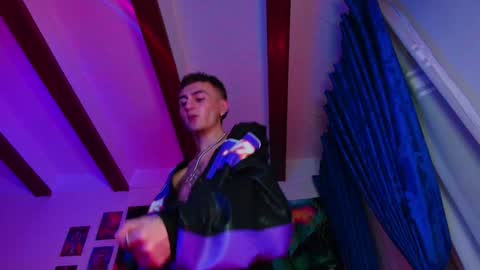 Snapshot of dimitri_bilak_ chatting on December 5, 1:36 am Julian Independent Model online show from December 5, 1:36 am