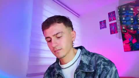 Julian Independent Model online show from March 18, 10:46 pm