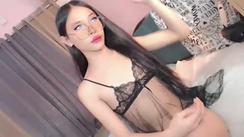 Snapshot of dimple_ash60 chatting on October 13, 9:09 am dimple_ash60 online show from October 13, 9:09 am