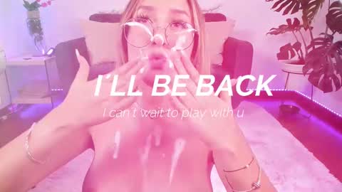 Snapshot of dina_ride chatting on February 10, 12:18 pm online show from February 10, 12:18 pm