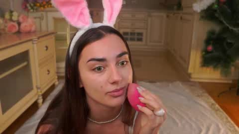 Snapshot of dinacaguimbal chatting on January 14, 2:50 am Dina and ill be glad to be here with you follow to me online show from January 14, 2:50 am