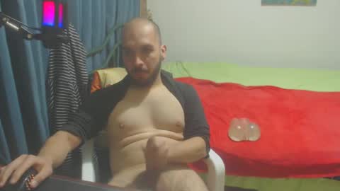 Snapshot of dinchtcams chatting on December 27, 8:24 am Dincht online show from December 27, 8:24 am