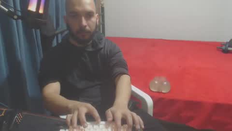 Snapshot of dinchtcams chatting on February 4, 5:21 am Dincht online show from February 4, 5:21 am