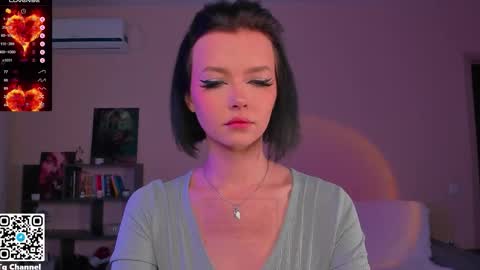 Snapshot of dindin_ chatting on November 2, 10:06 am Jessie online show from November 2, 10:06 am