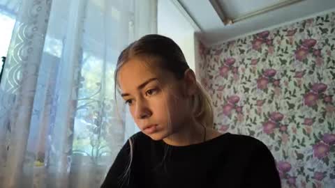 Snapshot of dinorahmroczkowski chatting on September 13, 8:25 am dinorahmroczkowski online show from September 13, 8:25 am