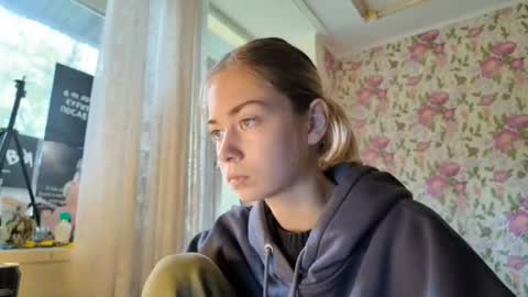 Snapshot of dinorahmroczkowski chatting on September 19, 8:05 am dinorahmroczkowski online show from September 19, 8:05 am