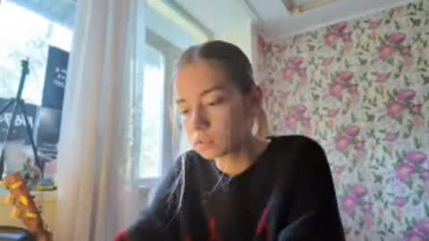 Snapshot of dinorahmroczkowski chatting on September 23, 8:17 am dinorahmroczkowski online show from September 23, 8:17 am