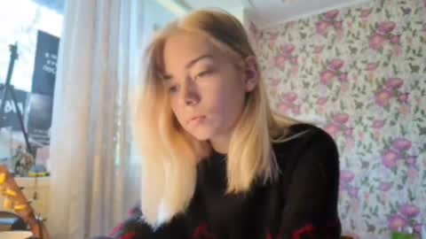Snapshot of dinorahmroczkowski chatting on September 24, 7:44 am dinorahmroczkowski online show from September 24, 7:44 am
