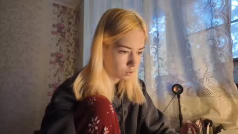 Snapshot of dinorahmroczkowski chatting on October 6, 7:50 am dinorahmroczkowski online show from October 6, 7:50 am