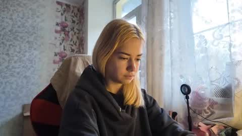 Snapshot of dinorahmroczkowski chatting on October 16, 7:20 am dinorahmroczkowski online show from October 16, 7:20 am
