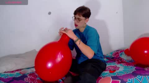 Dio online show from December 3, 2:37 pm