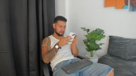 Snapshot of dionyxx chatting on October 9, 11:03 pm dionyxx online show from October 9, 11:03 pm