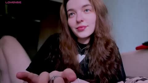 Snapshot of diora_vibe chatting on May 8, 5:57 am Diora Sam online show from May 8, 5:57 am