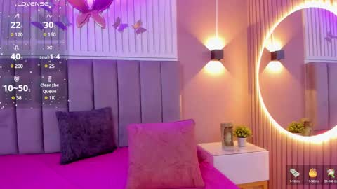 Snapshot of diosa_cristal chatting on January 23, 6:17 am Cristal online show from January 23, 6:17 am