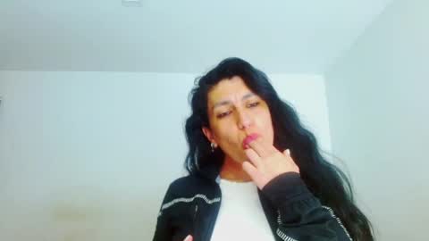 Snapshot of diosa_gil chatting on April 9, 2:44 am diosa_gil online show from April 9, 2:44 am