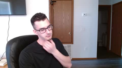 Snapshot of dirk_diggler_dirk chatting on February 28, 9:33 pm Dirk Diggler online show from February 28, 9:33 pm