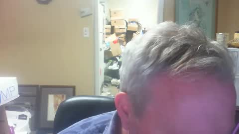 Snapshot of dirkpitt223 chatting on December 19, 11:03 pm DirtkPitt Fun guy working online show from December 19, 11:03 pm