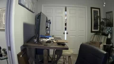 Snapshot of dirkpitt223 chatting on January 18, 2:36 am DirtkPitt Fun guy working online show from January 18, 2:36 am