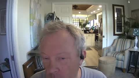 Snapshot of dirkpitt223 chatting on February 12, 10:37 pm DirtkPitt Fun guy working online show from February 12, 10:37 pm