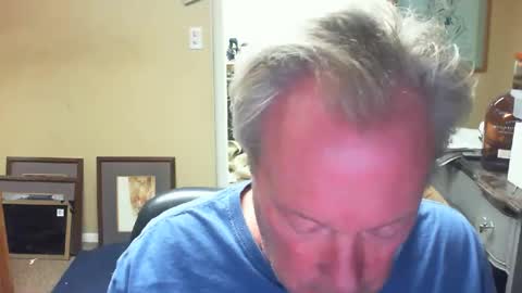 Snapshot of dirkpitt223 chatting on November 17, 1:22 am DirtkPitt Fun guy working online show from November 17, 1:22 am