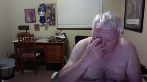 dirtrider195080438 online show from May 13, 5:05 am