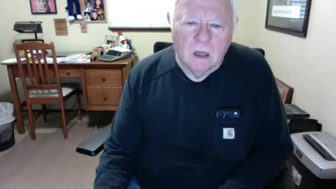 dirtrider195080438 online show from May 17, 1:40 pm