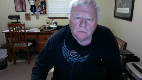 dirtrider195080438 online show from May 22, 3:46 am