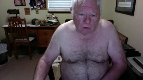 dirtrider195080438 online show from May 25, 1:06 pm