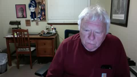 dirtrider195080438 online show from May 31, 5:37 am