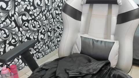 Violet online show from February 1, 12:29 am