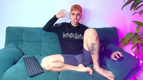 Snapshot of dirtyandsweet_ chatting on February 7, 6:56 pm David Julian independent online show from February 7, 6:56 pm