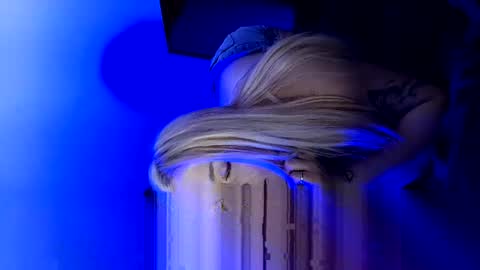 Daisy Wylde online show from February 22, 8:24 am