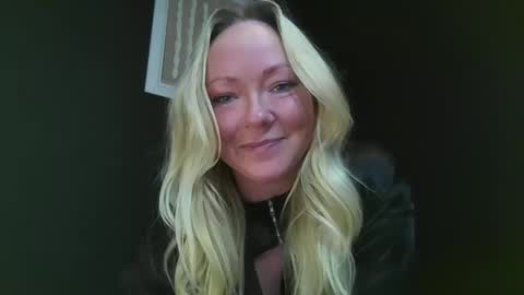 Snapshot of dirtylittlejess chatting on October 2, 6:53 am dirtylittlejess online show from October 2, 6:53 am