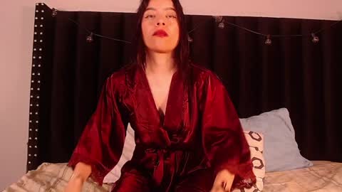 Snapshot of dirtylittleslutt_ chatting on January 13, 12:41 am Nemesis online show from January 13, 12:41 am