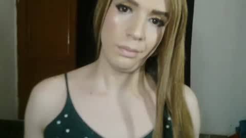 Snapshot of dirtypartylove chatting on April 16, 2:01 am dirtypartylove online show from April 16, 2:01 am