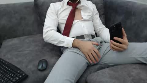 dirtyybooyy77 online show from December 13, 7:53 pm