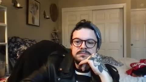 Snapshot of disastersurrounds chatting on February 19, 9:00 pm disastersurrounds online show from February 19, 9:00 pm