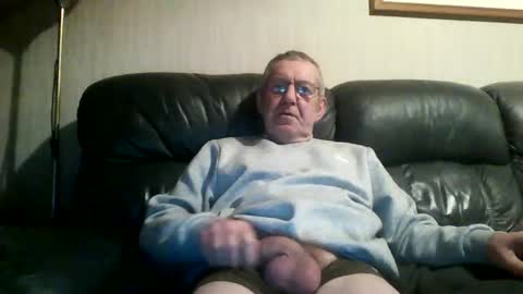 Snapshot of discovery63 chatting on December 1, 5:35 pm discovery63 online show from December 1, 5:35 pm