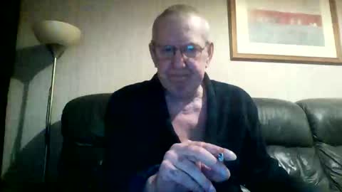Snapshot of discovery63 chatting on December 18, 4:39 pm discovery63 online show from December 18, 4:39 pm