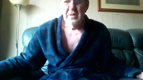 Snapshot of discovery63 chatting on December 24, 11:38 am discovery63 online show from December 24, 11:38 am