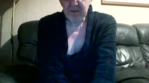 Snapshot of discovery63 chatting on February 5, 10:12 pm discovery63 online show from February 5, 10:12 pm