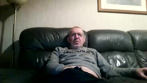 Snapshot of discovery63 chatting on February 9, 5:54 pm discovery63 online show from February 9, 5:54 pm