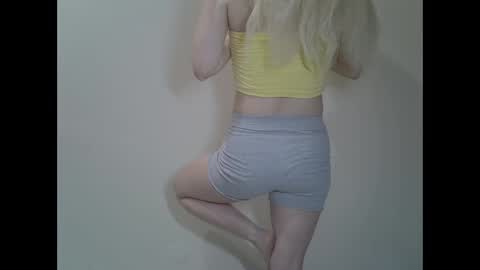 DitaMilton online show from February 25, 8:41 pm