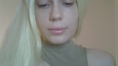 DitaMilton online show from April 8, 5:24 pm