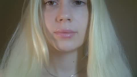 Snapshot of ditamilton chatting on May 10, 8:03 pm DitaMilton online show from May 10, 8:03 pm