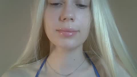 Snapshot of ditamilton chatting on May 18, 7:52 pm DitaMilton online show from May 18, 7:52 pm