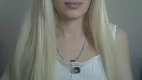 DitaMilton online show from August 5, 4:10 pm