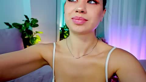 Tia online show from February 18, 9:22 pm