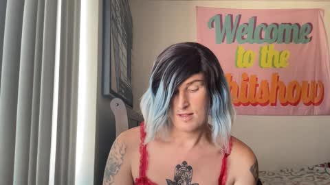 Snapshot of divinathedivine chatting on October 8, 8:39 pm divinathedivine online show from October 8, 8:39 pm